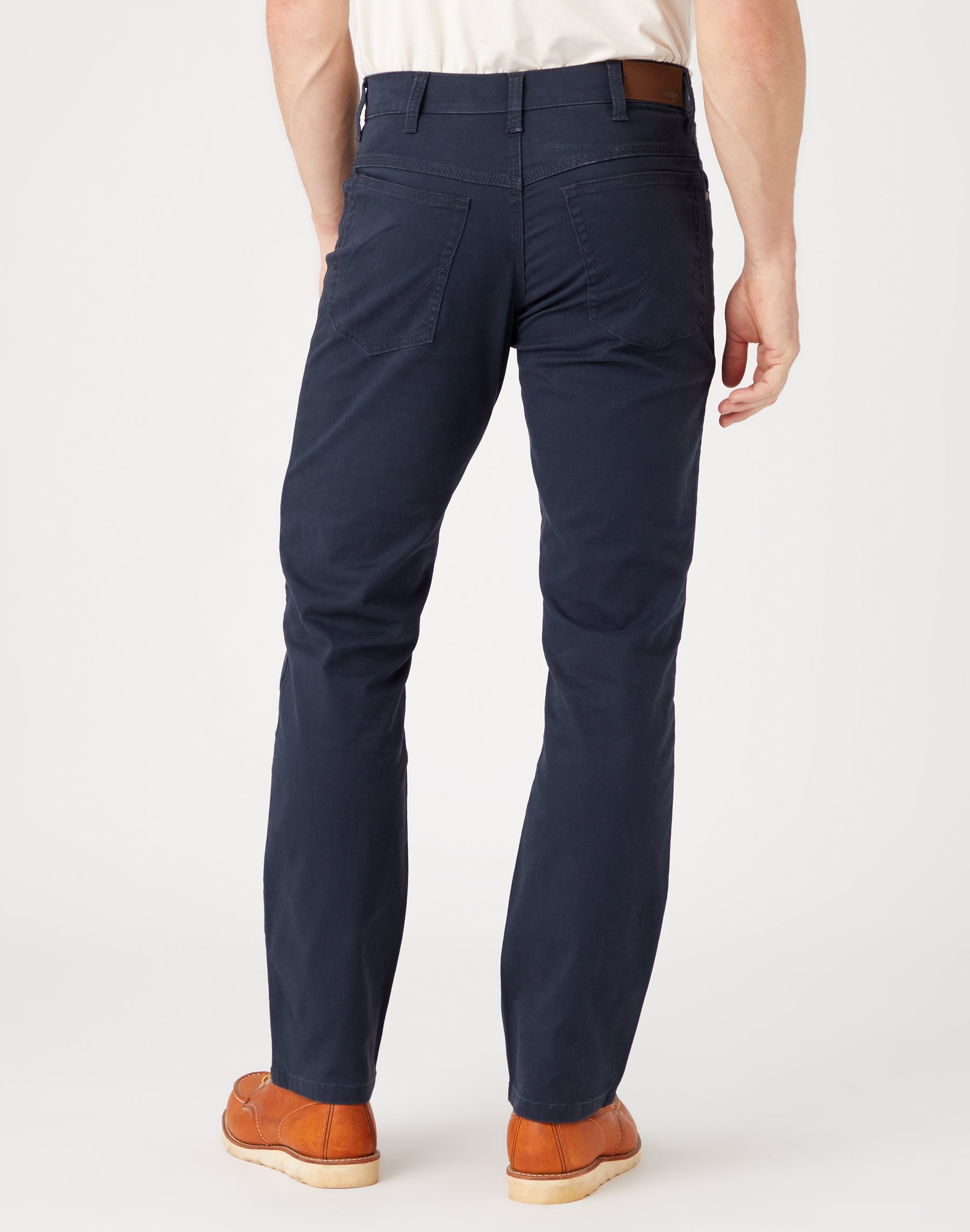 Straight Medium Stretch in Navy Navy Pants Wrangler   