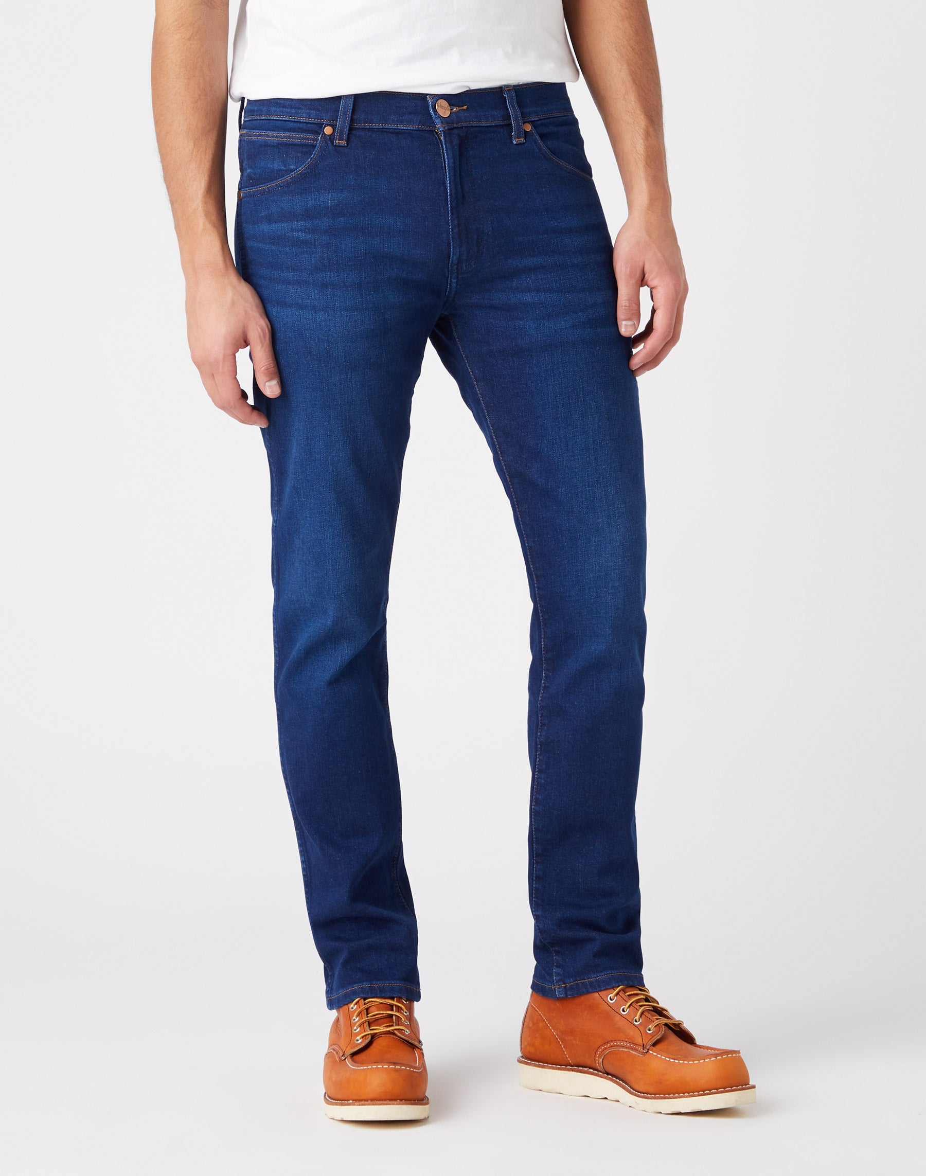 Larston Medium Stretch in The Bullseye Jeans Wrangler   