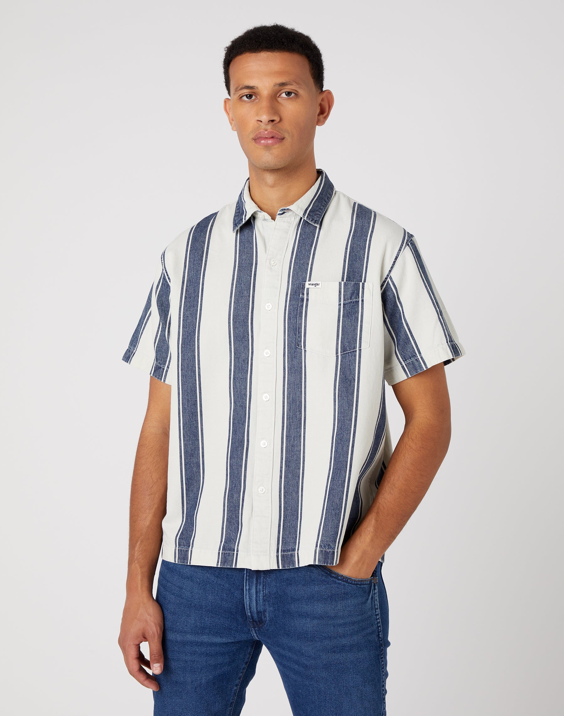 Short Sleeve One Pocket Shirt in Light Indigo Shirts Wrangler   