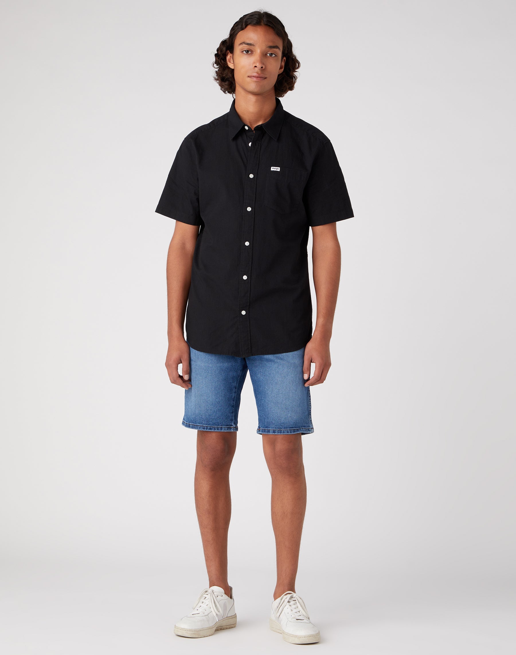 Short Sleeve One Pocket Shirt in Black Shirts Wrangler   