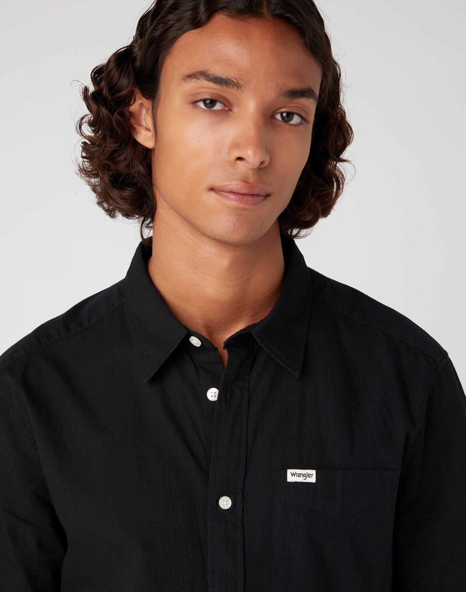 Short Sleeve One Pocket Shirt in Black Shirts Wrangler   