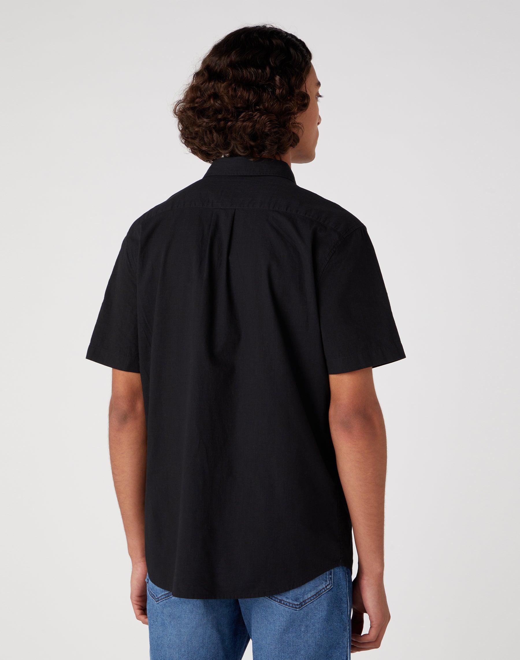 Short Sleeve One Pocket Shirt in Black Shirts Wrangler   