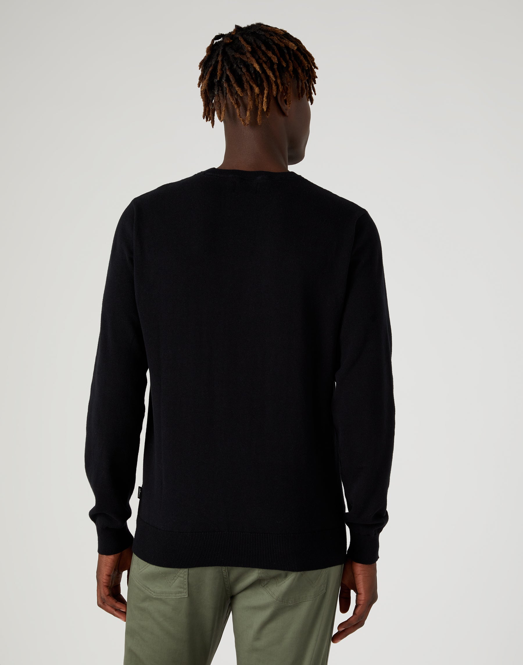 Crewneck Knit in Black Sweater Wrangler   