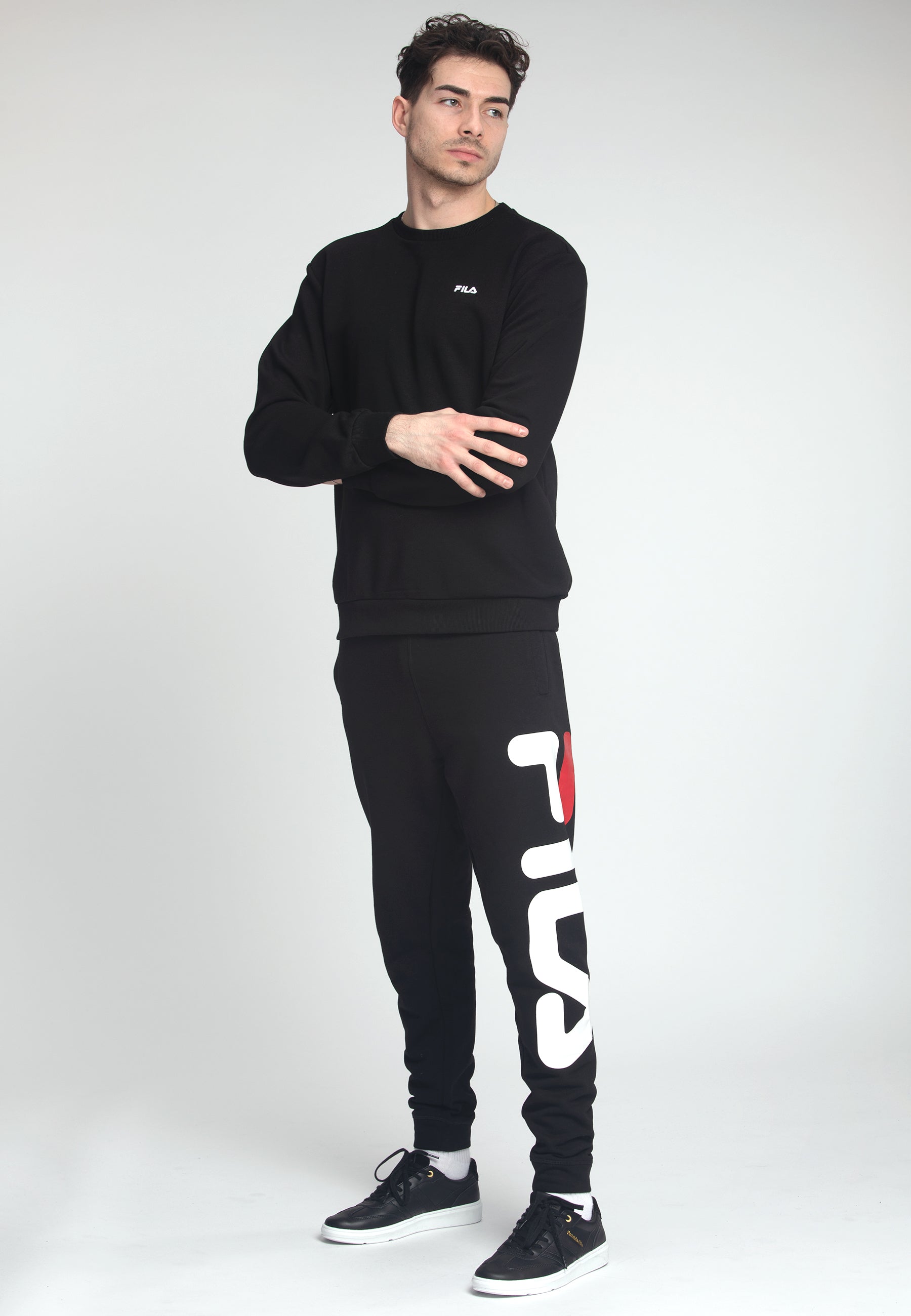 Brustem Crew Sweat in Black Sweatshirts Fila   