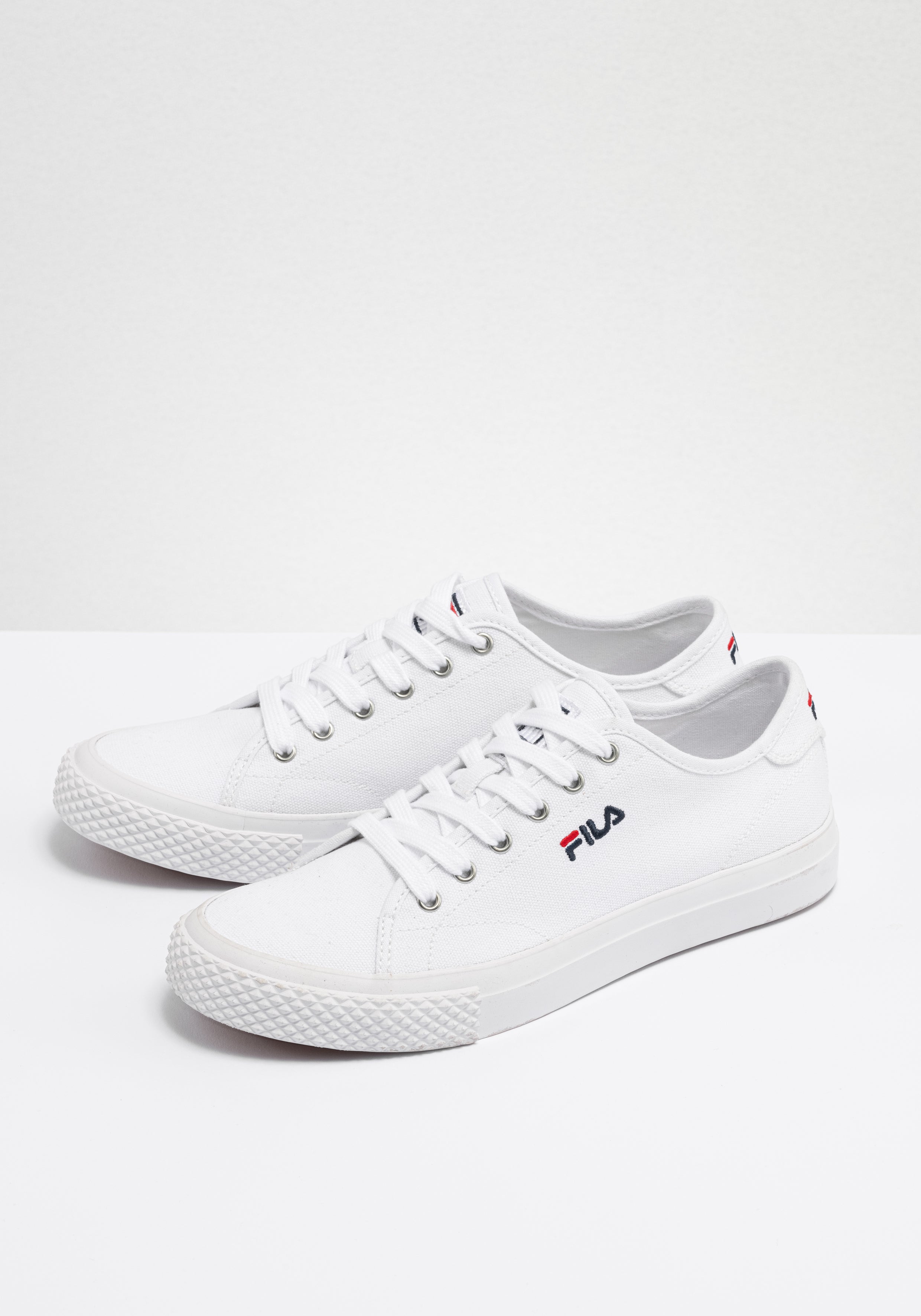 Pointer Classic Men White Sneakers Fila   