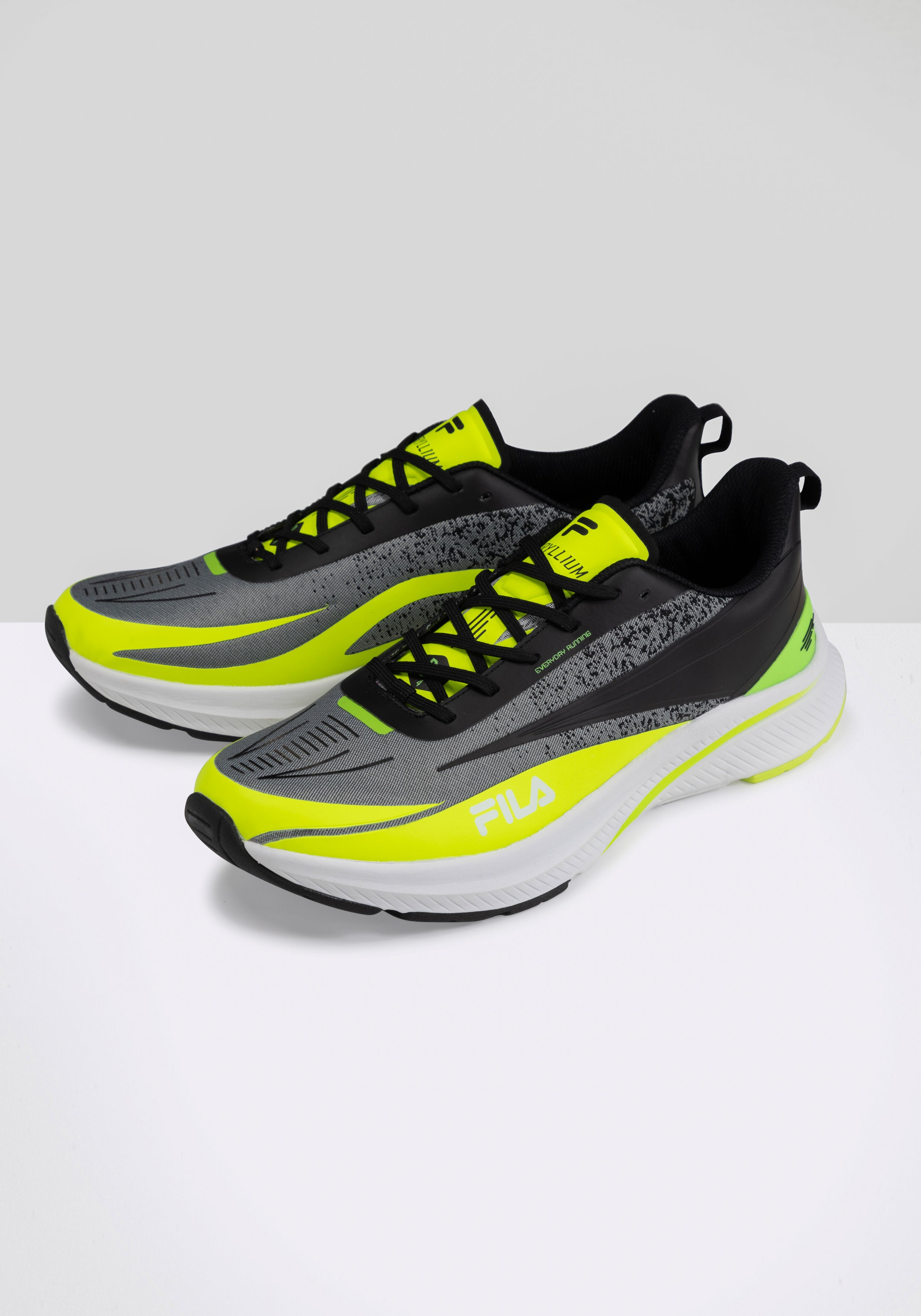 Beryllium in White-Safety Yellow Running Shoes Fila   