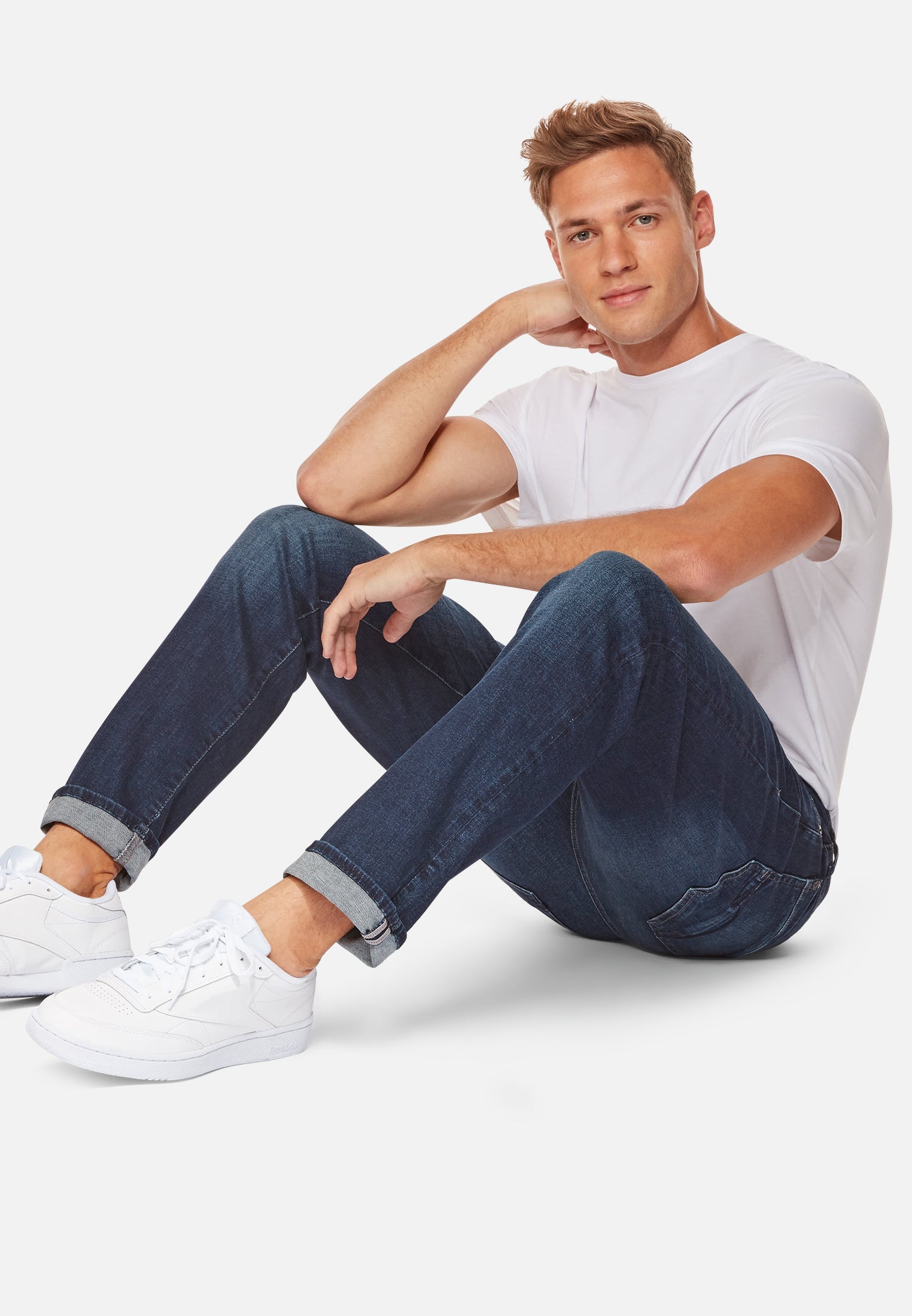 Marcus in Dark Brushed Ultra Move Jeans Mavi   