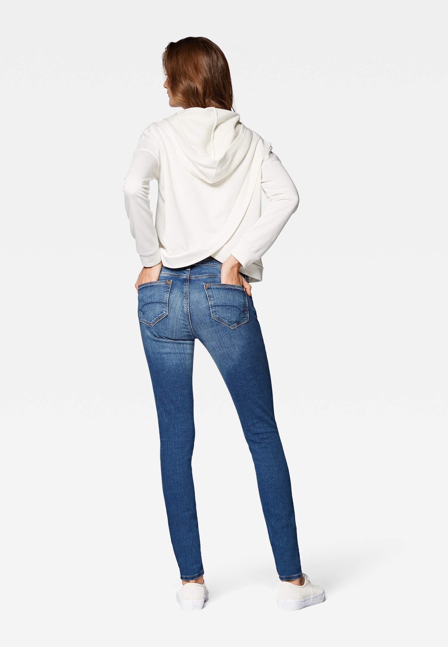 Adriana in Deep Shaded Jeans Mavi   